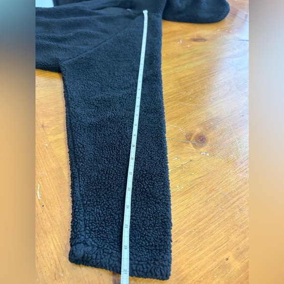 Urban Outfitters Black Teddy bear Short Sweater / Size XS - Picture 10 of 11